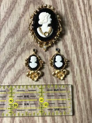 Vintage Cameo Brooch Pin And Earring Set