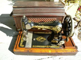 Antique Singer Hand Crank Sewing Machine Vintage Cordless Clothes Quilt Old Tool