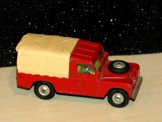 Vintage Corgi Toys Land Rover 109 " W.  B.  Red W/ Cap Made In Great Britain