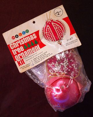 Vintage 1972 Walco Christmas Tree Ornament Kit 3147 Fuchsia On Hot Pink Satin