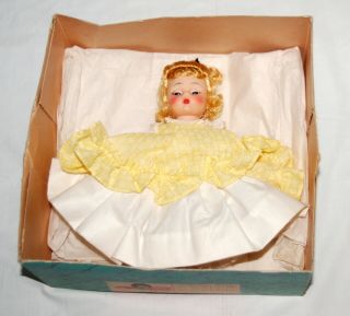 Vtg Madame Alexander Kins Doll Amy 781 Yellow Dress Little Women Bent Knee Box