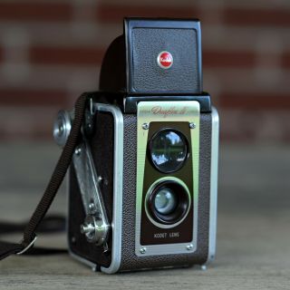 Vintage Mid - Century Kodak Duaflex Iv Camera Kodet Lens Box Camera