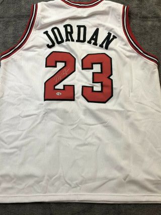 Michael Jordan Signed Chicago Bulls White Jersey
