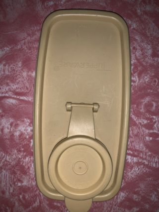 Tupperware Vtg Store N Pour Replacement Flip Up Lid 5.  5 " X 2.  5 " Almond 510