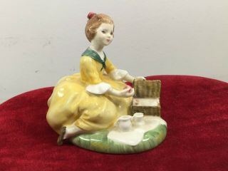 Vintage Royal Doulton Pinic H2308 Figurine Hand Painted Porcelain Doll 1964 (a)