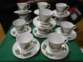 Vintage Fine China Christmas Dinnerware Set Of 12 Cups And Saucers