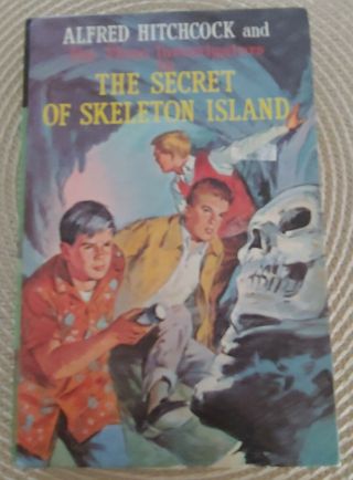 Alfred Hitchcock Three Investigators The Secret Of Skeleton Island