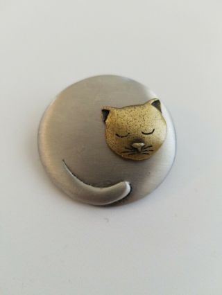 Vintage Sleeping Cat Kitty Pin Brooch Jj Jonette 1.  5 " Gold And Silver Tone