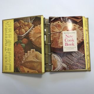 Better Homes and Gardens Cookbook Gold Souvenir Edition 1965 Vintage 3