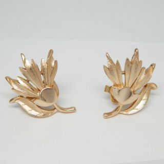Crown Trifari C Matte/polished Gold Thistle Flower Clip 1.  25 " Vtg Earrings