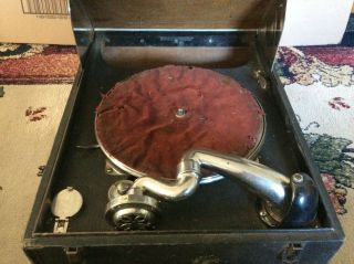 Antique Columbia Model 160 Portable Phonograph 2
