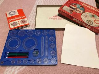 VINTAGE KENNER ' S SPIROGRAPH 401 - W/PENS,  BASEBOARD PINS & BLUE TRAY WHEELS 2