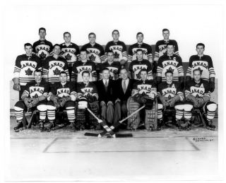 1 - Vintage 8 X 10 Photo Of The 1955 World Hockey Champions Stamped Back
