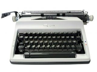 Vintage Olympia De Luxe Portable Typewriter With Case - 9419a