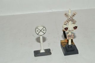 Ho Scale Vintage Lionel Railroad Crossing Sign And Lighted Signal Set
