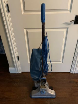 Vintage Royal (model 880) Upright Vacuum Cleaner For Parts/repair
