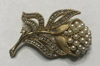 Vintage Alfred Philippe Crown Trifari Empress Eugenie Faux Pearl Flower Brooch