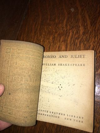Little Leather Library ROMEO AND JULIET by WILLIAM SHAKESPEARE 2