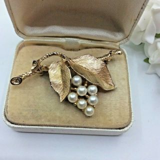 Vintage Sarah Coventry Jewellery Faux Pearl Gold Tone Leaf Spray Brooch Pin