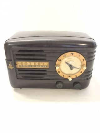 Vintage 1940’s 50’s Emerson Tube Clock Radio Model 671 Great Shape $9.  99