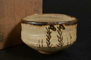 A1080: Japanese Old Karatsu - Ware Muffle Painting Tea Bowl Green Tea Tool W/box
