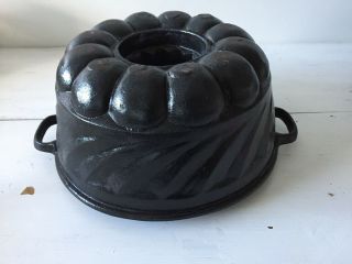 Antique Cast Iron Bundt Cake Pan Heavy Baking Old Le Creuset