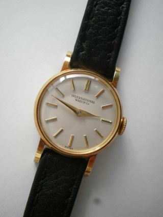 Iwc Schaffhausen Solid Gold 18k Ladies Mechanical Cal.  41 Vintage Wrist Watch