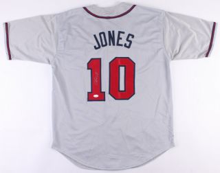 Chipper Jones Signed Atlanta Braves Jersey (jsa Holo) 1999 Nl Mvp / 8xall Star