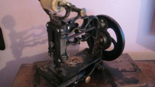 Antique James Weir Chainstitch Handcrank Sewing Machine 3