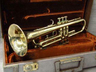 Vintage Olds Ambassador Fullerton Ca Bb Trumpet Ser.  747693,  7c Mouthpiece