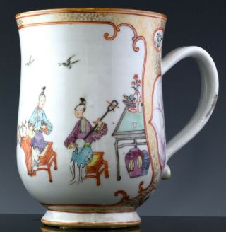 LARGE c1780 CHINESE QIANLONG FAMILLE ROSE IMPERIAL FIGURES ALE TANKARD CUP MUG 3