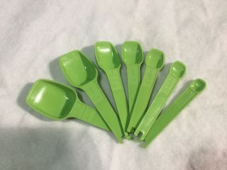 Tupperware Set Of 7 Vintage Measuring Spoons