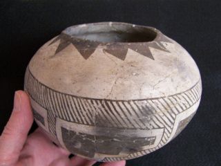 Authentic Circa 1150 - 1250 Ad Anasazi Mesa Verde Black On White Pottery Vessel