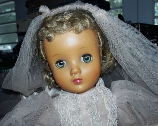 Vintage 1950 ' s Madame Alexander Doll 