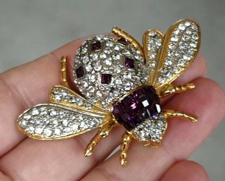 Stunning Vintage Jewellery Crafted Honey Bee Sparkling Crystal Gold Brooch Pin