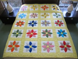 Vintage Hand Sewn & Quilted Applique Dahlia Light Weight Quilt; 74 " X 62 " ; Good