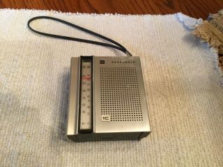 Vintage Panasonic Rf - 550 Am/fm Pocket Radio
