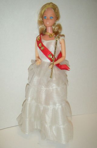 Vintage 1979 England Royal Barbie Dolls Of The World Dotw Mattel No.  1601