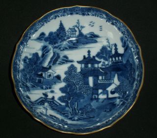 Fine Chinese 18th C Qianlong Blue And White Pagoda Lakeside Saucer Dish Vase 2