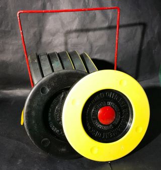 Set Of 8 Vintage Arco Shuffleboard Pucks Tournament Discs With Metal Caddie
