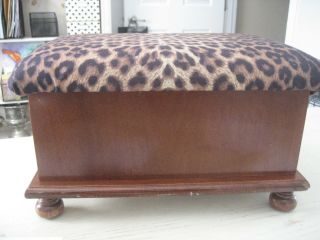 Vtg Walnut Wood Footstool Removable Padded Lid Bun Feet Wooden Storage Leopard