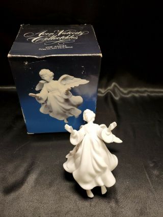Vintage 1985 Avon Porcelain Nativity Figurine 1985 The Angel Flying