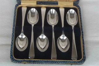 A Fine Case Set Of Six Solid Sterling Silver English Teaspoons Sheffield 1944.