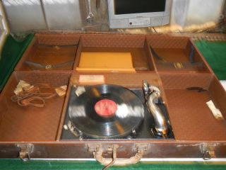 Antique Victrola Portable Gramophone Phonograph Record Player Great