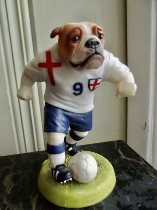 Vintage Robert Harrop Doggie People Bulldog Soccer Player 9 Figurine 5.  75 " H Dog