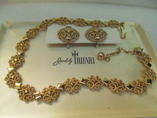 Crown Trifari Gold Tone Textured/polished Choker Necklace Earrings Set Vintage