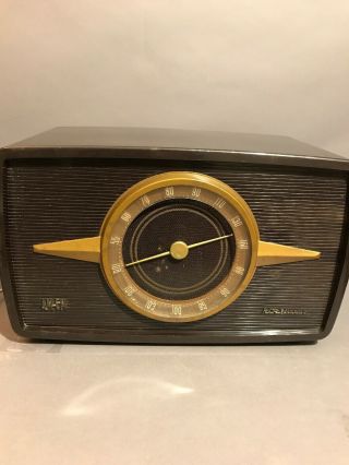 Vintage Rca Victor Model 1 - R - 81 Am/fm Bakelite Radio Bakelite - Great