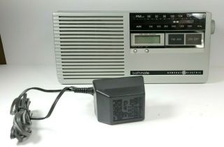 Ge Bathmate 7 - 4204a Am Fm Clock Radio Collectible Vintage W/wall Mount