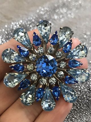 Vintage Jewellery Stunning Light Sapphire Blues Rhinestone Brooch Quality