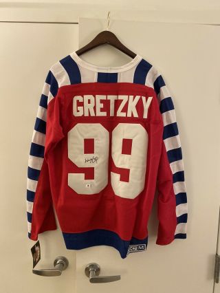 Wayne Gretzky Signed Jersey